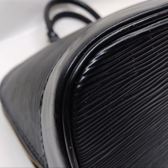 ❌❌SOLD❌❌AUTH Louis Vuitton LV Alma MM Handbag Bag Black Epi Leather Tote - Picture 5 of 9